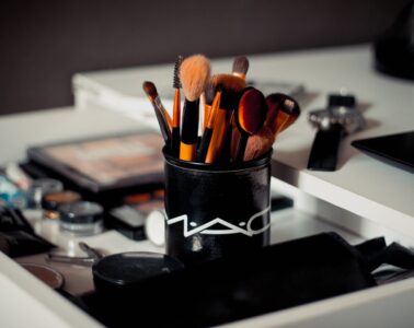 Back to MAC FREE lip gloss Ireland